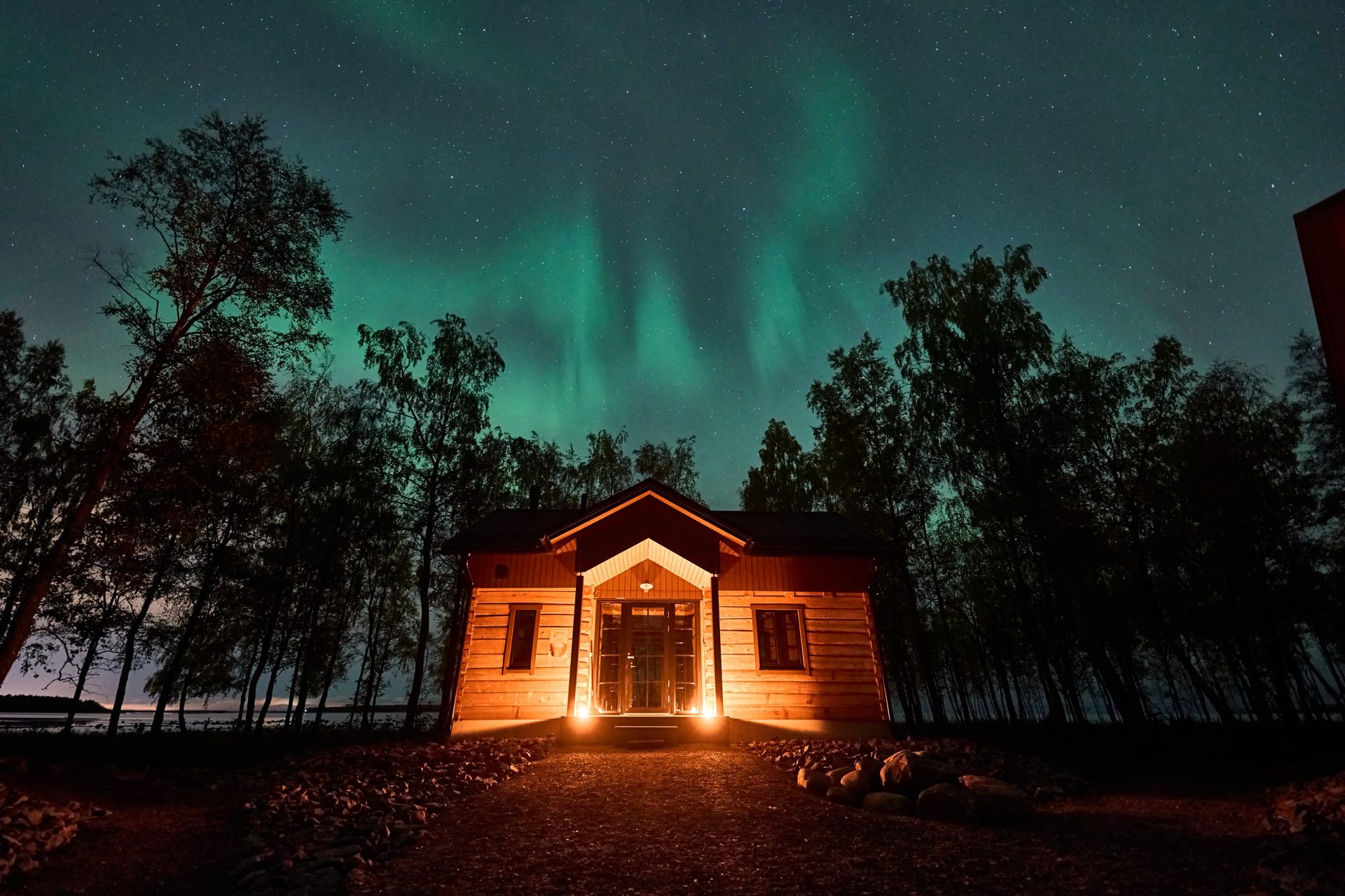 Usva under the northern lights